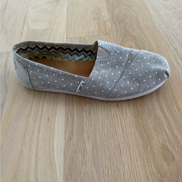 TOMS Women's Polka Dot Gray Flats - Picture 3 of 5